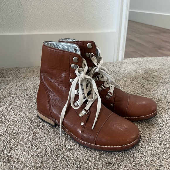 Zurich Boots sz 6 - Picture 2 of 4